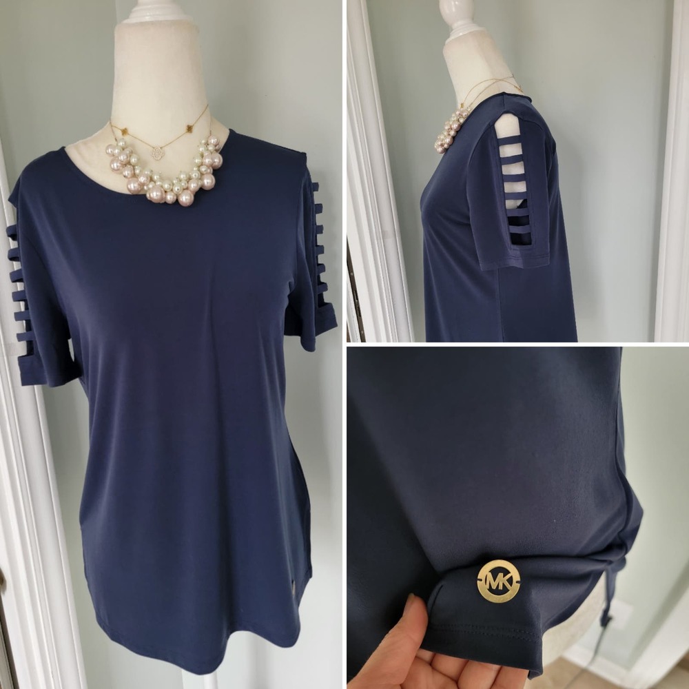 Michael Kors cutout navy blue gold emblem logo top, size mall